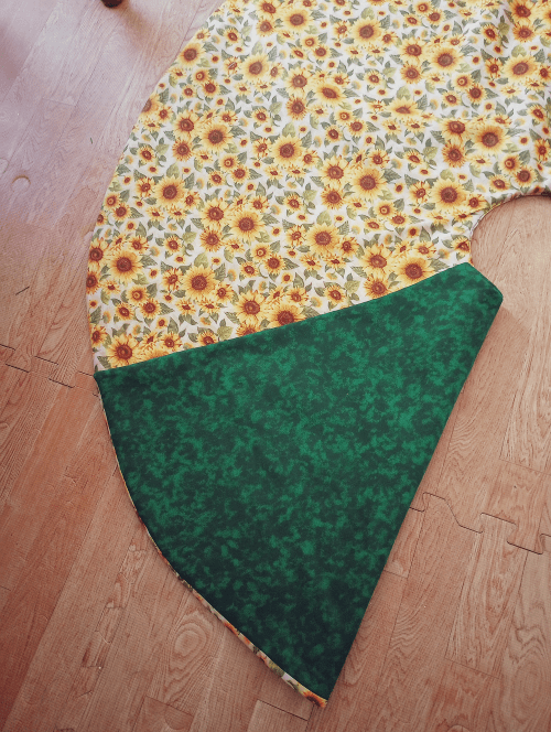 Sunflower Christmas Tree Skirt - Image 7