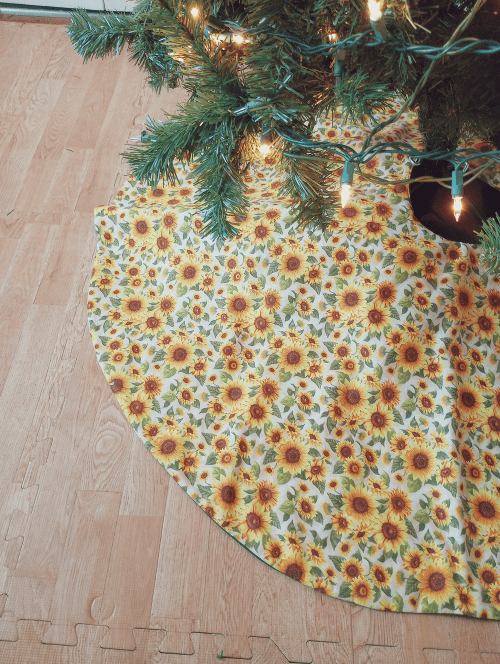 Sunflower Christmas Tree Skirt - Image 4
