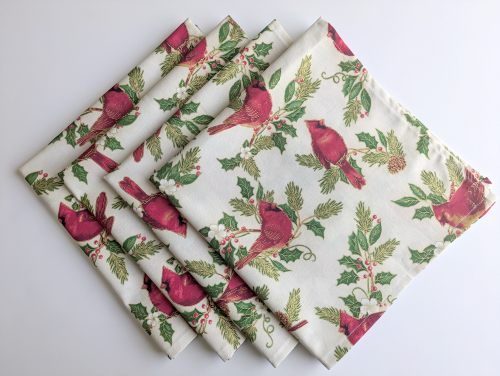 Christmas Cardinals Dinner Table Napkins - Image 9