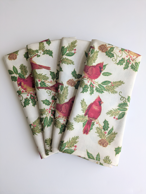 Christmas Cardinals Dinner Table Napkins - Image 7