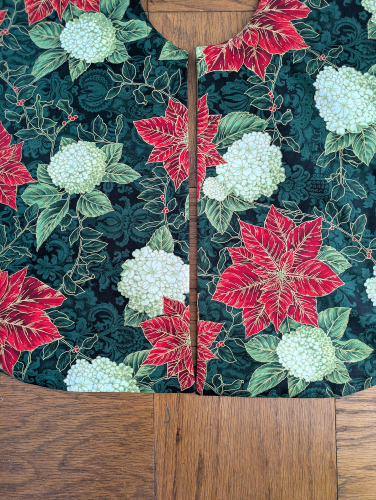 Green Poinsettia Tree Skirt - Image 9
