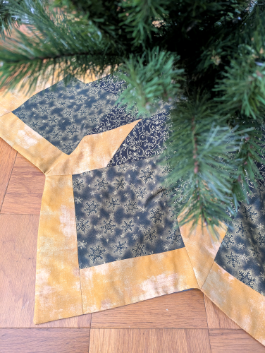 Black and Gold Tree Skirt Star - Image 6
