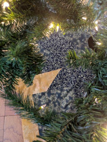 Black and Gold Tree Skirt Star - Image 4