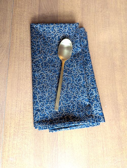 Gold and Black Dinner Table Napkins - Image 6
