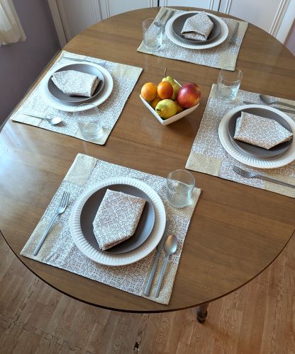 Beige Medallion Placemat Napkin Set