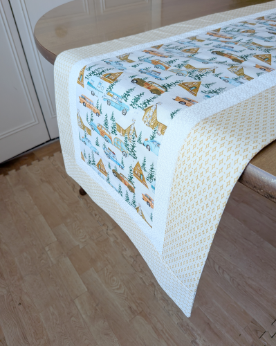 Camper Christmas Table Runner Gold - Image 9