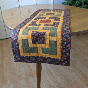 Country Birds Farmhouse Table Runner Green