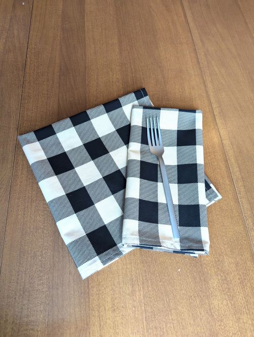Black and Cream Buffalo Plaid Dinner Table Napkins - Image 4