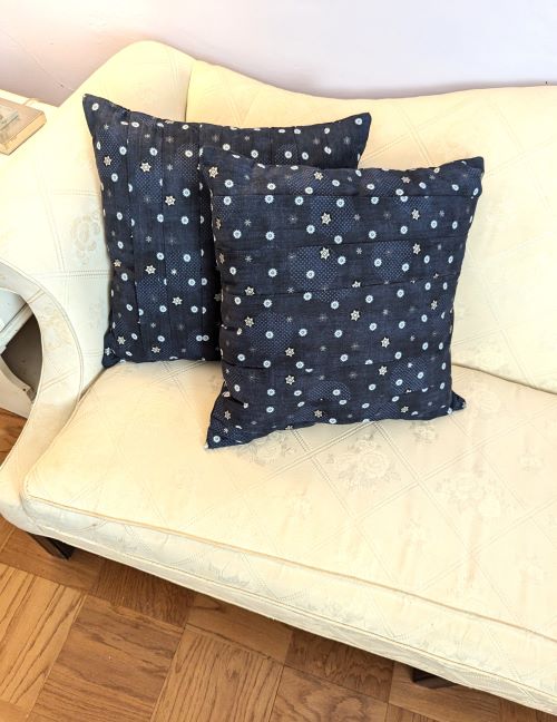 Falling Snowflakes Throw Pillows Set - Image 5