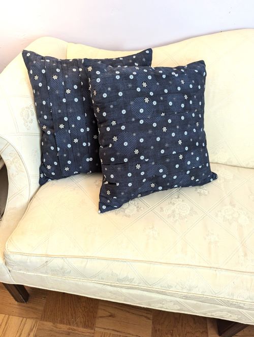 Falling Snowflakes Throw Pillows Set - Image 2
