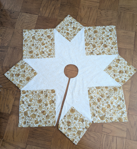 White and Gold Tree Skirt Star - Image 7