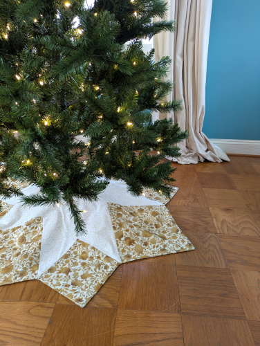 White and Gold Tree Skirt Star - Image 6