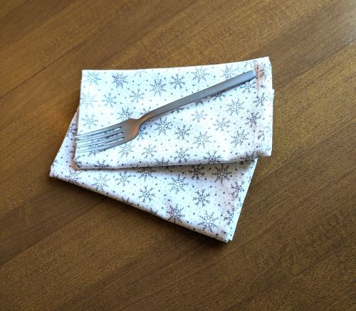 Silver Snowflakes Dinner Table Napkins - Image 2