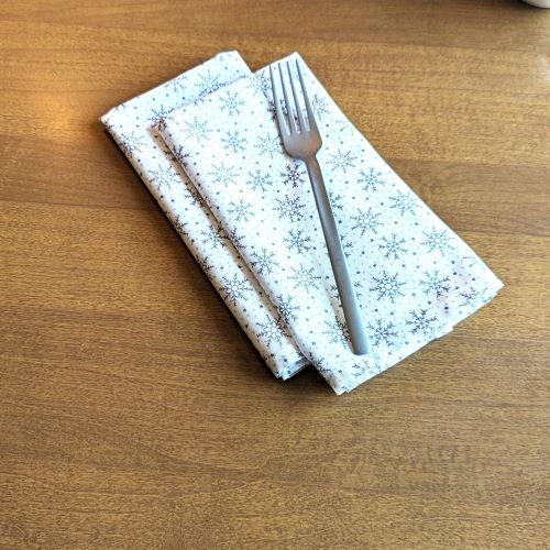 Silver Snowflakes Dinner Table Napkins - Image 5