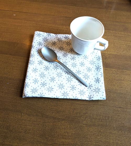 Silver Snowflakes Dinner Table Napkins - Image 4