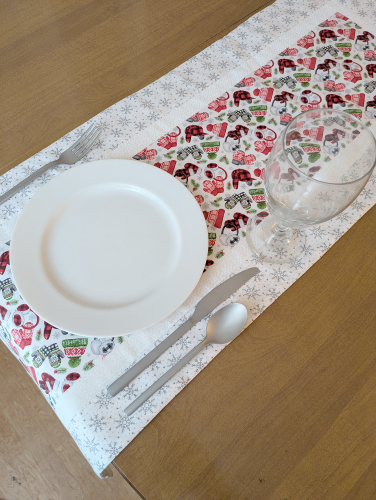 Hats and Mittens White Table Runner - Image 4