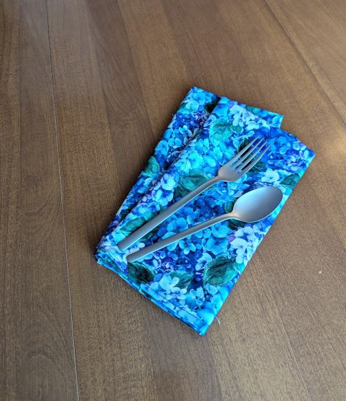Hydrangea Dinner Table Napkins - Image 4