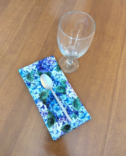 Hydrangea Dinner Table Napkins - Image 6