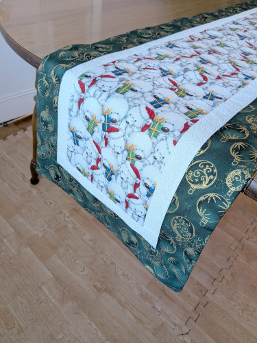 Merry Bears Gifts Table Runner Green - Image 5