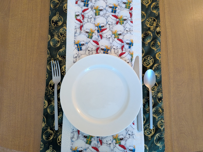 Merry Bears Gifts Table Runner Green - Image 2