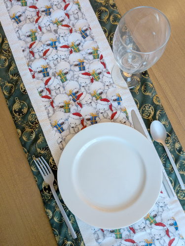 Merry Bears Gifts Table Runner Green