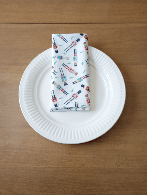 Tin Shoulder Dinner Table Napkins - Image 4