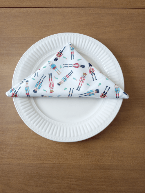 Tin Shoulder Dinner Table Napkins - Image 3