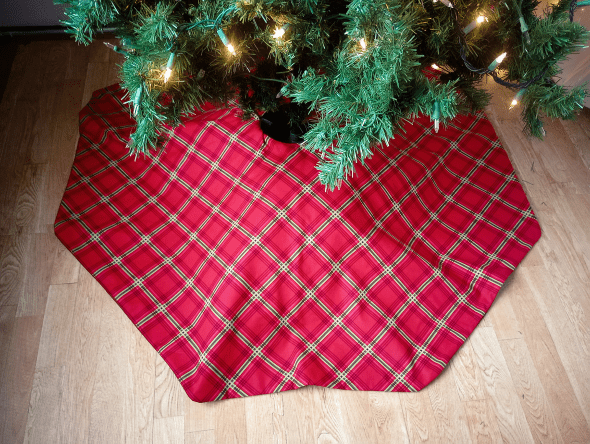 Tartan Plaid Christmas Tree Skirt - Image 4