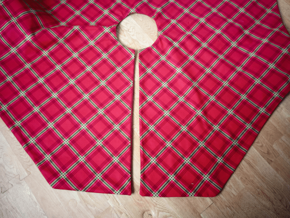 Tartan Plaid Christmas Tree Skirt - Image 5