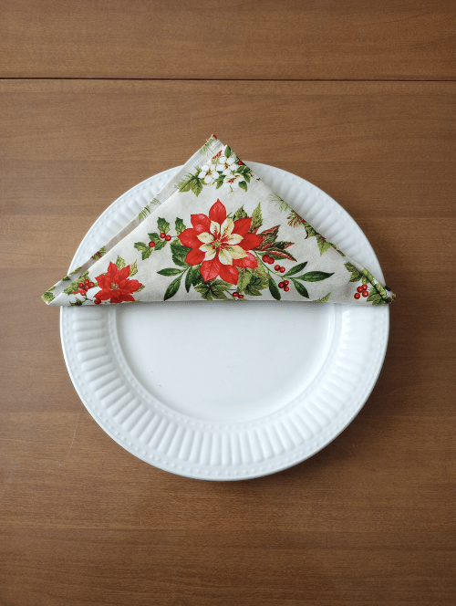 Classic Poinsettia Dinner Table Napkins - Image 2
