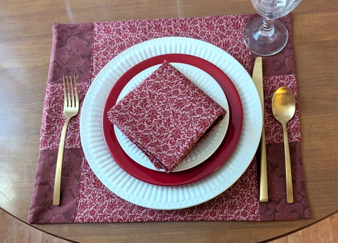 Bordeaux Damask Placemat Napkins Set - Image 2