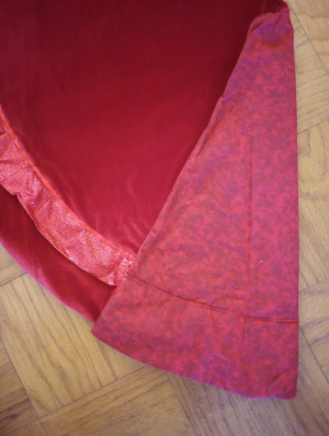 Christmas Red Velvet Tree Skirt - Image 5