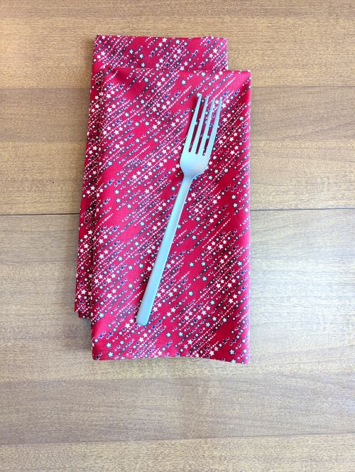Red, White and Blue Dinner Table Napkins - Image 4