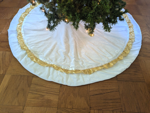 White Velvet Tree Skirt with Gold Trim - Image 2
