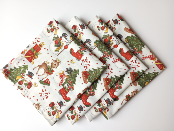 Winter Joy Dinner Table Napkins - Image 4