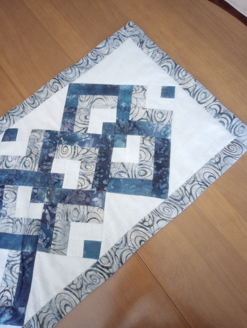 Wired Modern Table Runner - Image 4