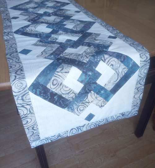 Wired Modern Table Runner - Image 3