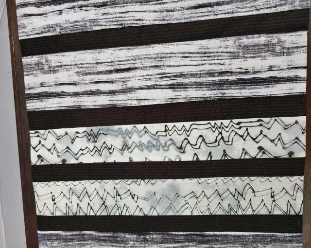 Urban Spirit Modern Table Runner Dark - Image 5