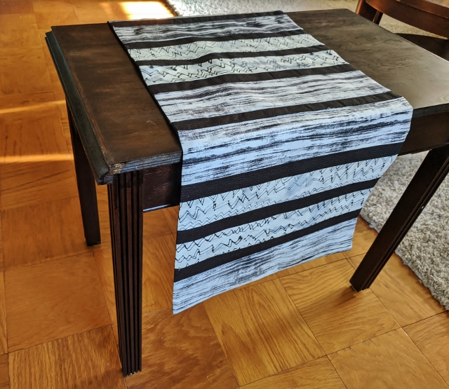 Urban Spirit Modern Table Runner Dark - Image 4