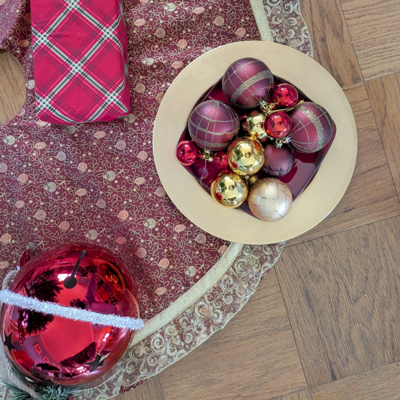 Elegant Red Tree Skirt, Ornament Tree Skirt, Christmas Tree Skirt, Large Tree Skirt, Luxury Tree Skirt, Quilted Tree Skirt, Handmade Supreme Accents
