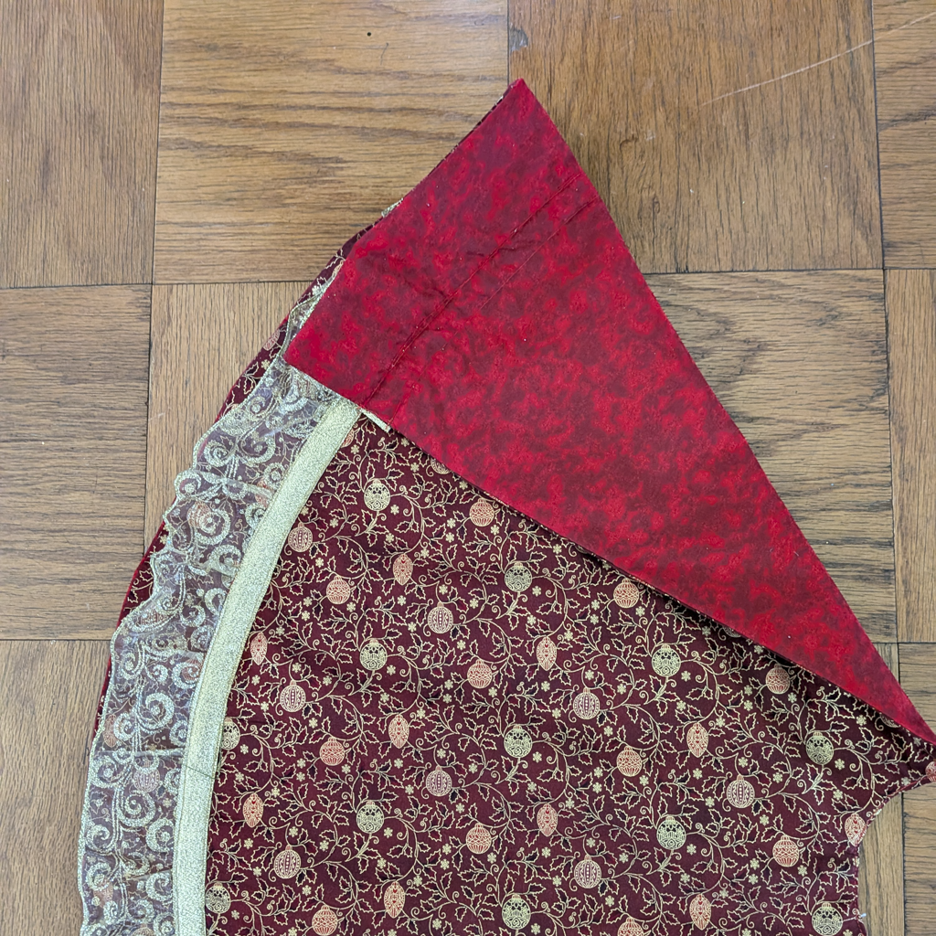 Elegant Red Tree Skirt, Ornament Tree Skirt, Christmas Tree Skirt, Large Tree Skirt, Luxury Tree Skirt, Quilted Tree Skirt, Handmade Supreme Accents