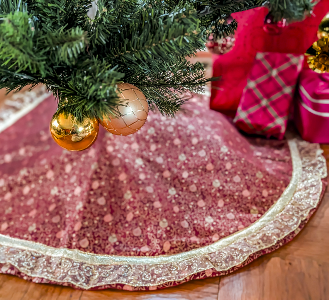 Elegant Red Tree Skirt, Ornament Tree Skirt, Christmas Tree Skirt, Large Tree Skirt, Luxury Tree Skirt, Quilted Tree Skirt, Handmade Supreme Accents