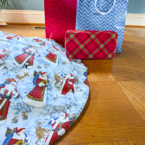 Snowy Santa Christmas Tree Skirt, Father Christmas Tree Skirt, Blue Tree Skirt, Large Tree Skirt, Luxury Tree Skirt, Quilted Tree Skirt, Handmade Supreme Accents