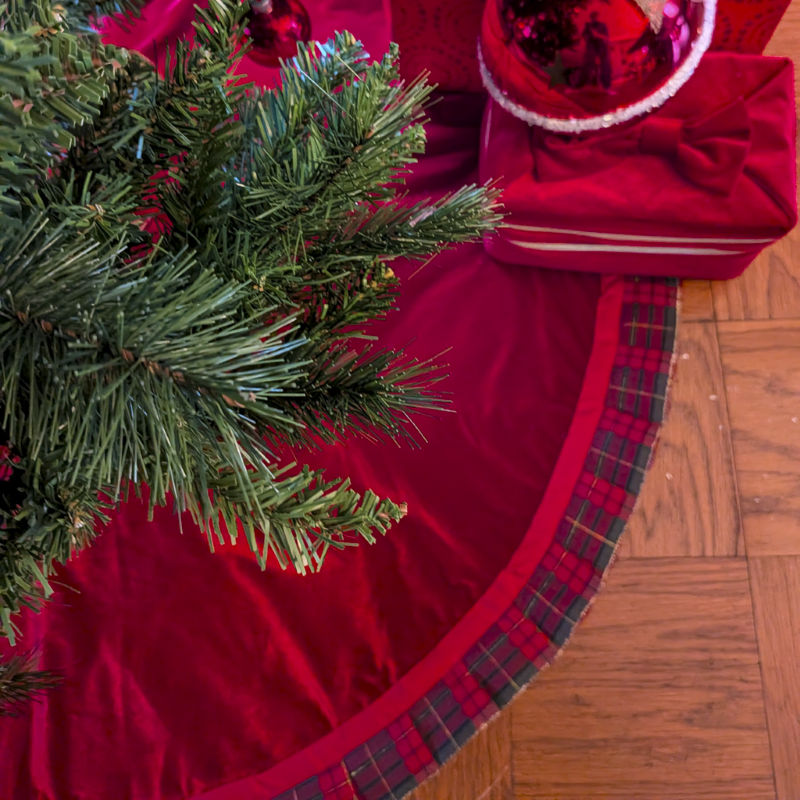Red Velvet Tree Skirt with Tartan Trim Large Tree Skirt Luxury Tree Skirts Handmade tree Skirt Quilted Tree Skirt Supreme Accents