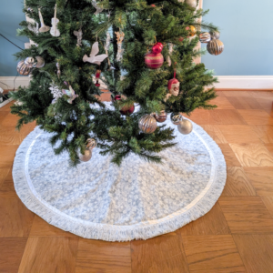 Snowflake Tree Skirt with Beaded Trim Silver and White Large Tree Skirt Luxury Tree Skirts Handmade tree Skirt Quilted Tree Skirt Supreme Accents