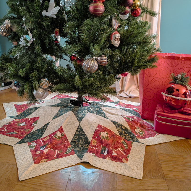 Vintage Santa Tree Skirt Christmas Tree Skirt Large Tree Skirt Luxury Tree Skirt Quilted Tree Skirt Handmade Supreme Accents