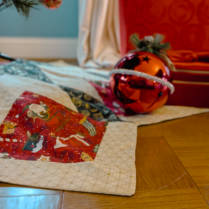 Vintage Santa Tree Skirt Christmas Tree Skirt Large Tree Skirt Luxury Tree Skirt Quilted Tree Skirt Handmade Supreme Accents