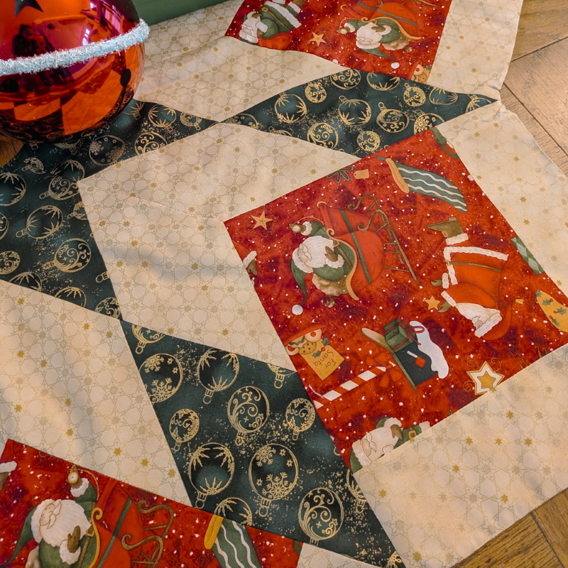 Vintage Santa Tree Skirt Christmas Tree Skirt Large Tree Skirt Luxury Tree Skirt Quilted Tree Skirt Handmade Supreme Accents