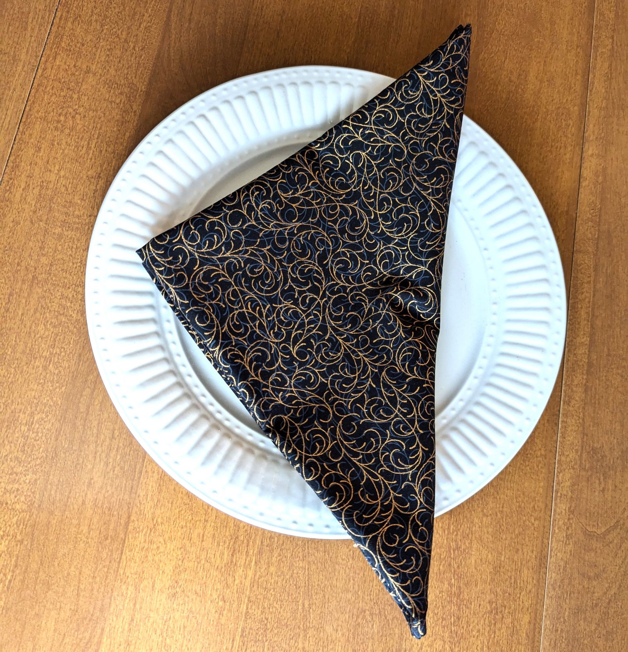Black and Gold Dinner Table Napkins Fabric napkins Dining napkins Handmade Cotton Napkins Holiday Napkins Christmas Napkins Supreme Accents